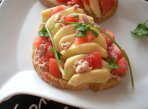 Tartine au thon et pommes